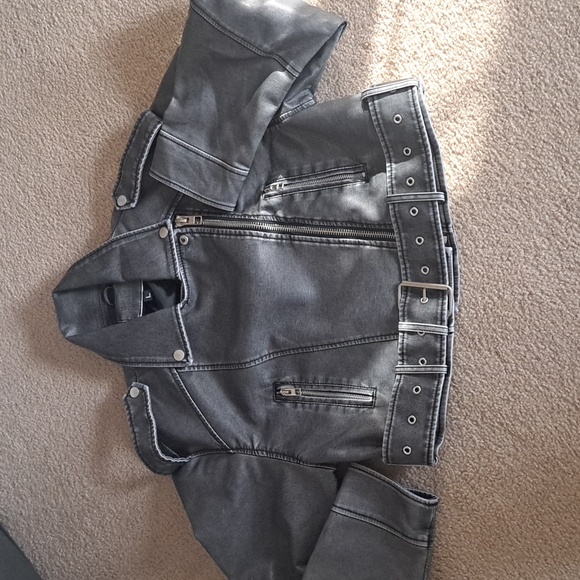 LARGE.   SHEIN FAUX DISTRESSED LEATHER BELTED JACKET - Picture 4 of 11